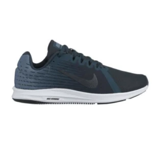Emblème Nike - Qualité et innovation sur les Downshifter 8